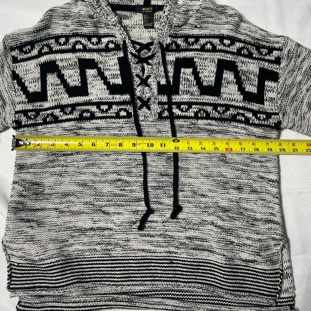 Forever 21 grey hooded sweater - Picture 3 of 7